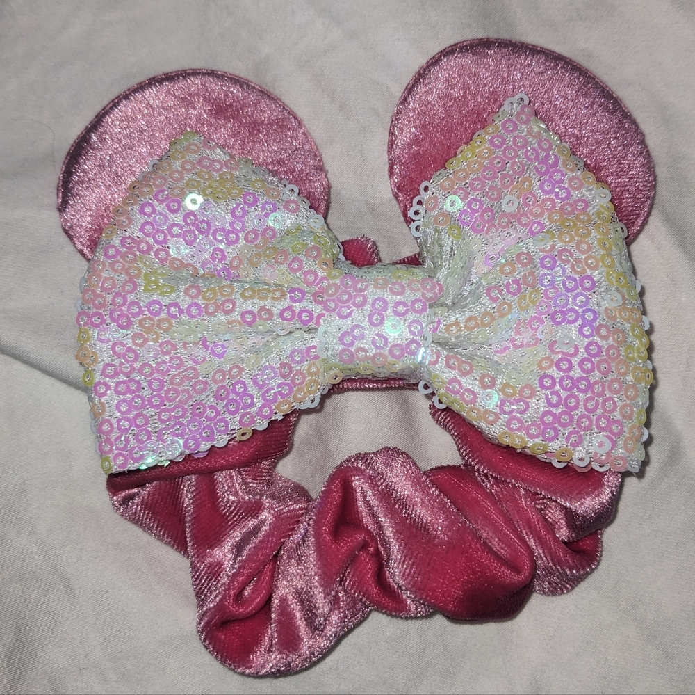 NWOT Disney Mickey & Minnie Mouse Ear Sequin Bow Scrunchie Hair Tie